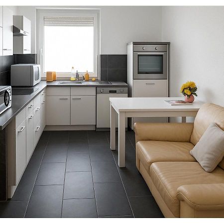Gemuetliches Lisa Zimmer Mit Gemeinschaftskueche Heilbronn Zentrum Esterno foto