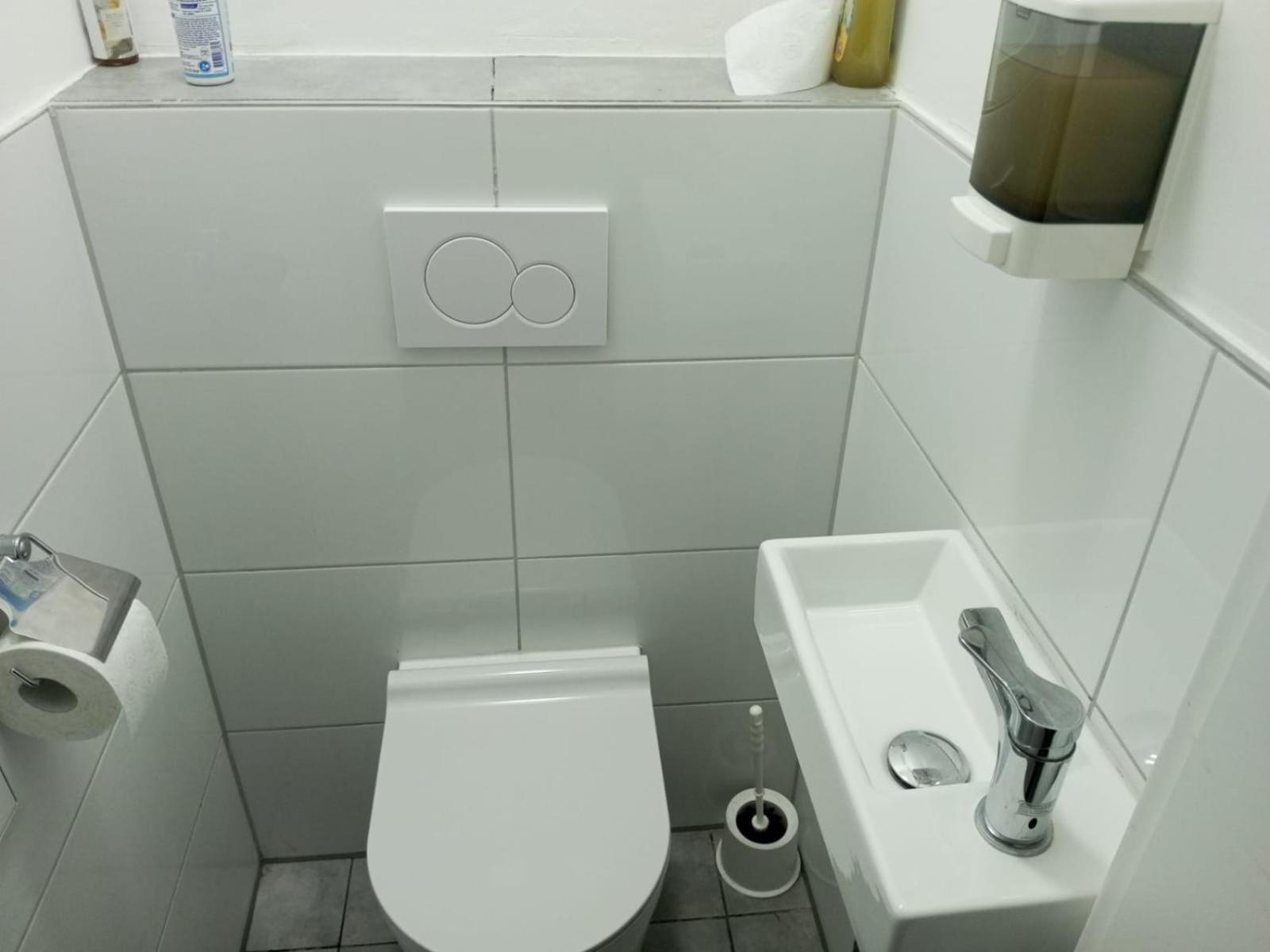 Gemuetliches Lisa Zimmer Mit Gemeinschaftskueche Heilbronn Zentrum Esterno foto