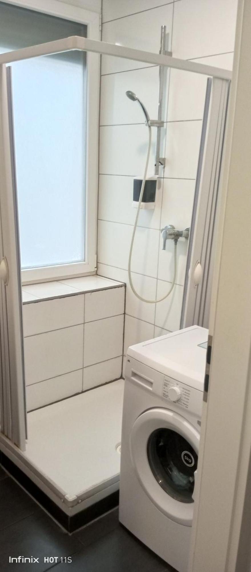 Gemuetliches Lisa Zimmer Mit Gemeinschaftskueche Heilbronn Zentrum Esterno foto